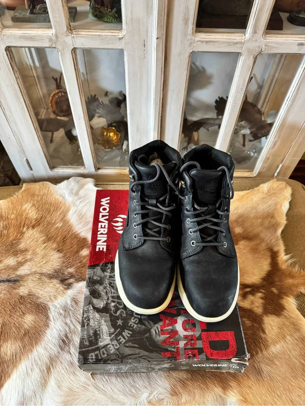 Men’s size 9.5 Wolverine boot Black, Lace Up Work Boots with Cream Sole. NWT - Picture 3 of 11